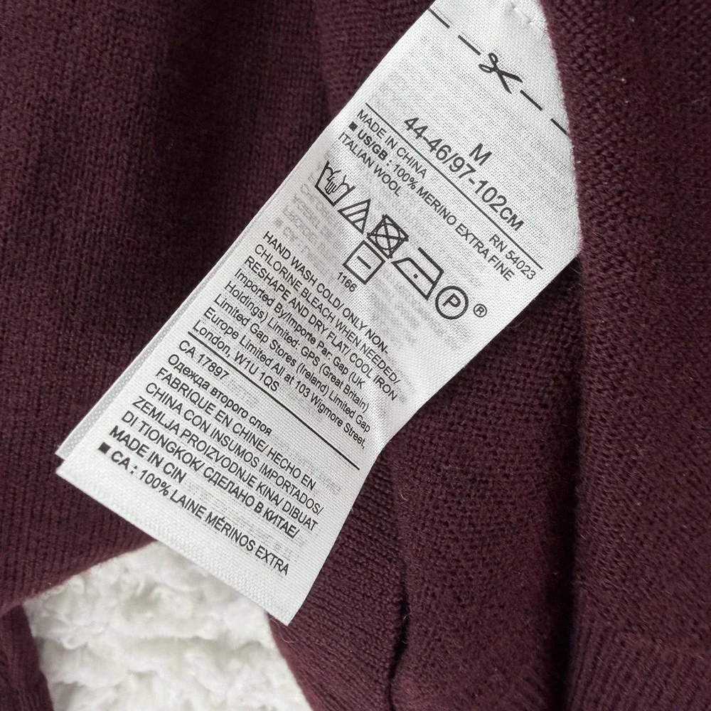 Banana Republic Baruffa Sweater Mens Medium Red Merino Wool V Neck Knit Pullover